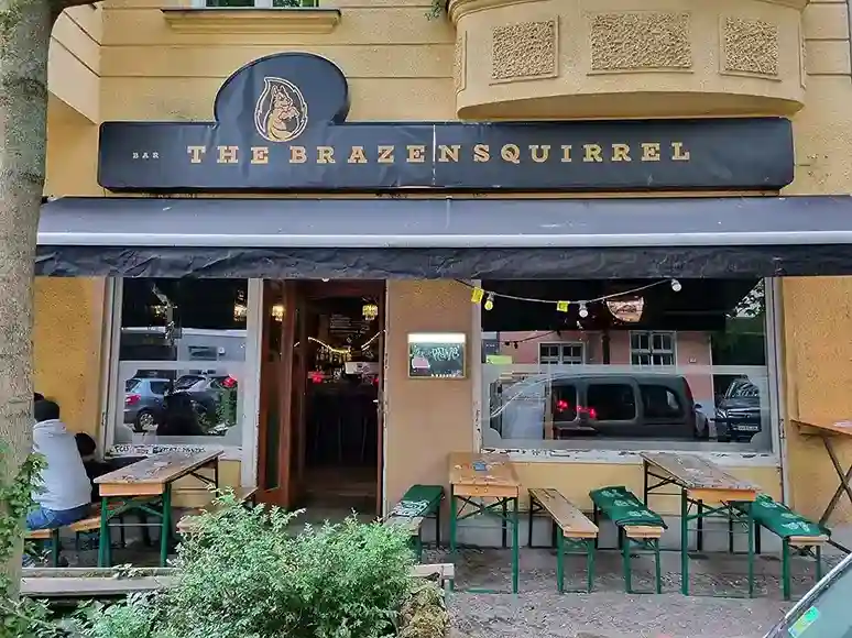 Brazen Squirrel Berlin — craft beer and sports bar